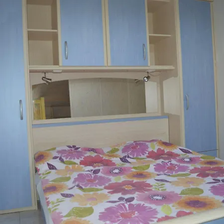 Studio Cap D'agde, 1 Piece, 6 Personnes - Fr-1-249-271 *